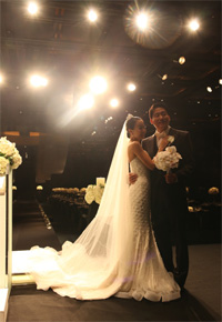 ファン・ヘヨン、結婚式の写真を公開