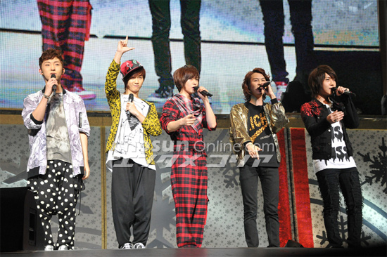 「K-POP Festival X-mas Edition」開催、BOYFRIENDが日本初ライブ