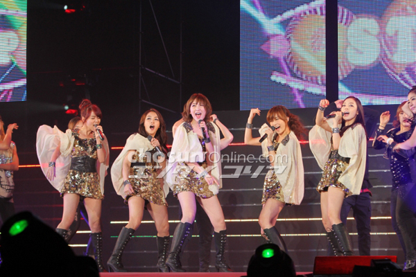 初の日韓合同ファッションイベント「Kiss」開催、少女時代、KARAら出演