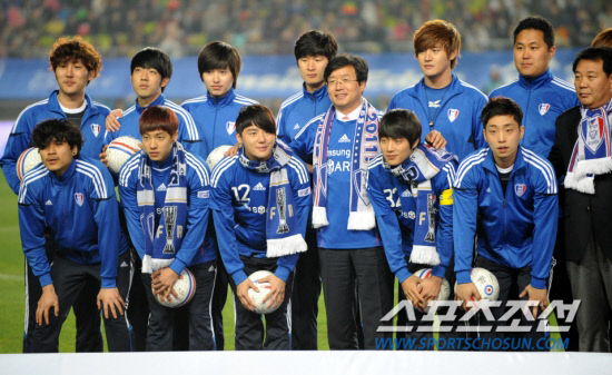 ジュンス率いる芸能人サッカーチーム、東京で慈善試合