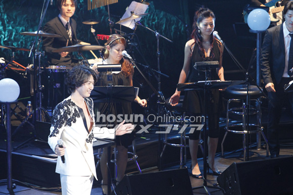 ユン・サンヒョン、東京で全国ツアーラスト公演、3000人のファン大興奮