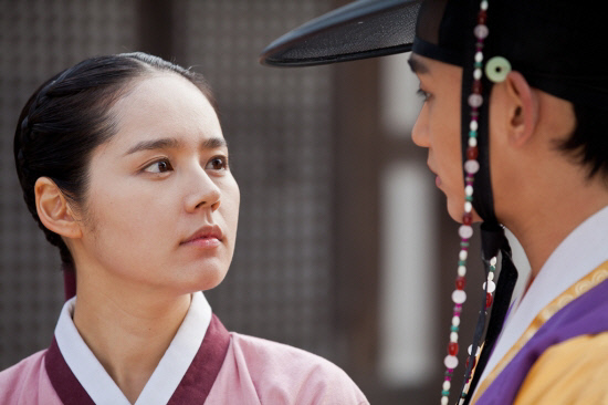 CM枠完売『太陽を抱いた月』、総売上130億ウォン