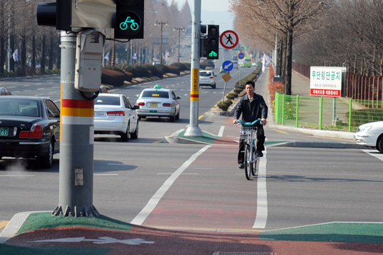 手頃で環境にも優しい、昌原市営レンタル自転車システム