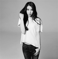 IU、初の単独コンサート開催