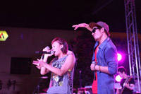 タイガーJK&ユン・ミレ、シンガポールで熱唱