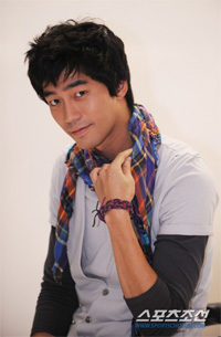 徴兵:公益勤務シン・ソンロク、苦情を受け配置転換