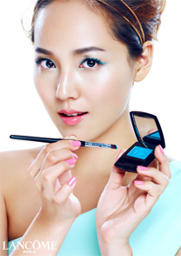 【フォト】ユジン、リゾートメークを公開