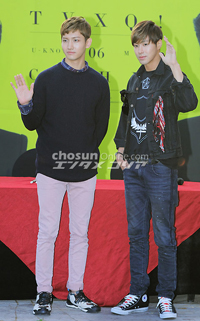 【フォト】東方神起、新曲発売記念サイン会開催