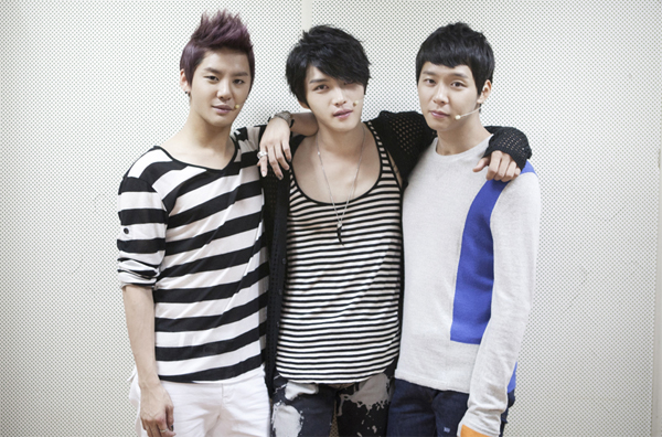 JYJ、タイ洪水地域を支援