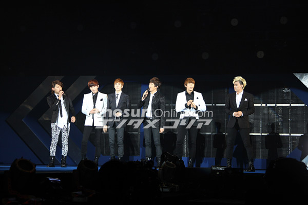 GirlsAwardにU-KISS、MYNAMEが参加、モデルではNanaも