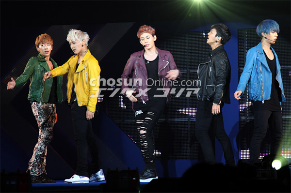 GirlsAwardにU-KISS、MYNAMEが参加、モデルではNanaも