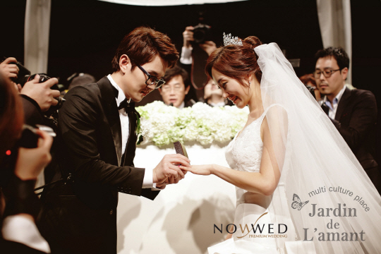 ユン・ヒョンビン＆チョン・ギョンミ結婚式写真公開