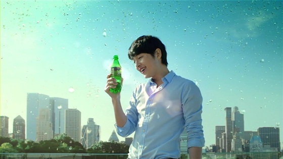 ソン・ジュンギ、２年連続で「スプライト」のイメキャラに