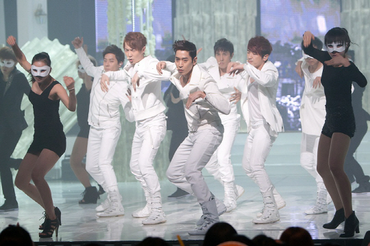 SHINHWAと2PMが新曲披露へ＝『M Countdown』