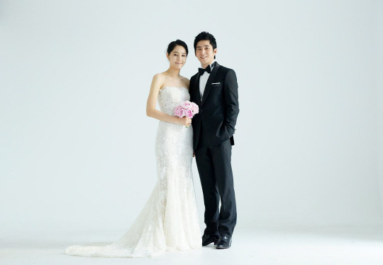 7月挙式クォン・ミン＆ユン・ジミン、ウエディング写真公開