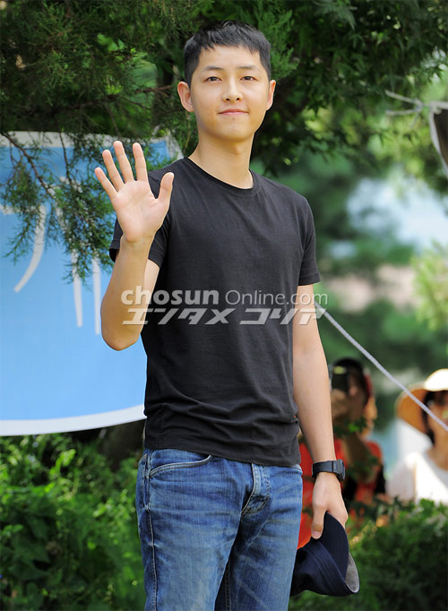 徴兵：ソン・ジュンギ、22師団新兵教育大隊で訓練開始