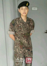 徴兵:ソン・ジュンギの軍服姿公開