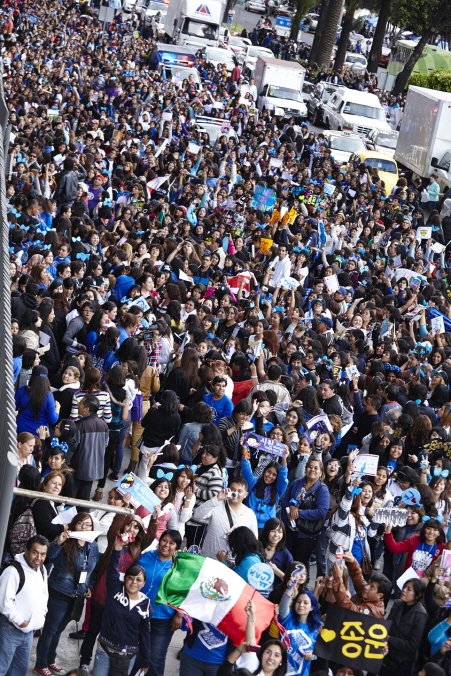 SUPER JUNIORにメキシコのファン1万5000人が歓声