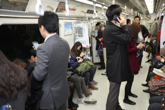 仁川空港からソウルへ、外国人旅行客に人気の空港鉄道