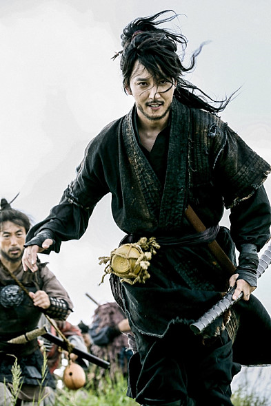 キム・ナムギルらのスチール公開＝『海賊』
