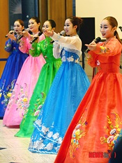 平壌芸術団の見事なステージ