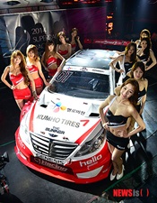 レースクイーン・コンテスト出場者たち