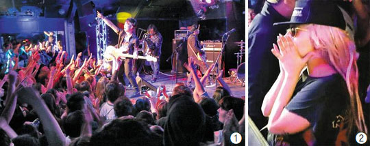 ▲（1）11日夜（現地時間）、米国テキサス州オースティンで行われたイベント「K-POPナイト・アウト」ではロックバンドCrying Nutのステージが熱狂的な反響を呼んだ。この日の観客のほとんどは現地の人々だった。（2）韓国のミュージシャンたちの合同公演「K-POPナイト・アウト」に突然やって来たレディー・ガガ。／写真提供＝韓国コンテンツ振興院