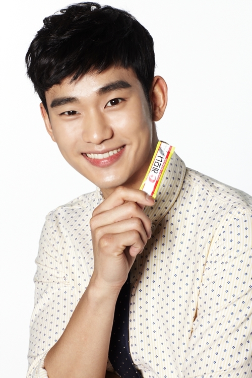 キム・スヒョン、ビタミン剤のCMモデルに