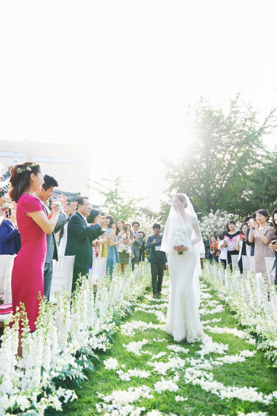 オム・ジウォン結婚式の未公開写真