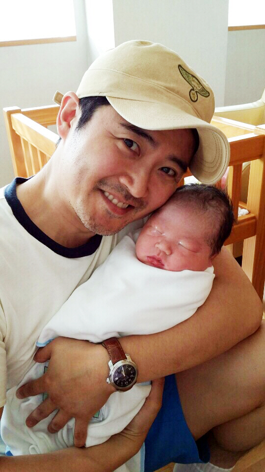 イム・ホ、生後2日の息子写真公開