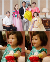 秋山成勲の娘、韓服姿で家族写真を撮影
