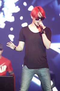 リハーサルに臨むJYJの写真公開