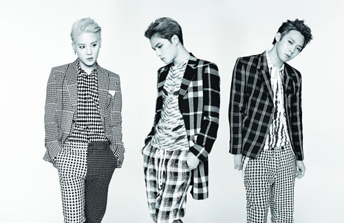 JYJ3人そろってサイン会、3年ぶり