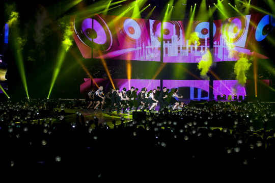 BEAST韓国公演、ファン2万人が熱狂 