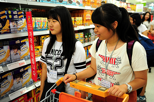 昌原市は毎年、国際姉妹都市との青少年交流事業を実施している。