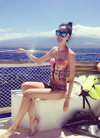 ハワイでオフ中のヘバク、ビキニ姿披露