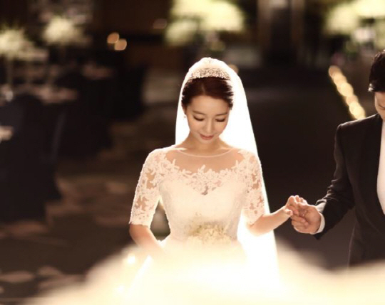 EXイ・サンミが結婚式の写真公開