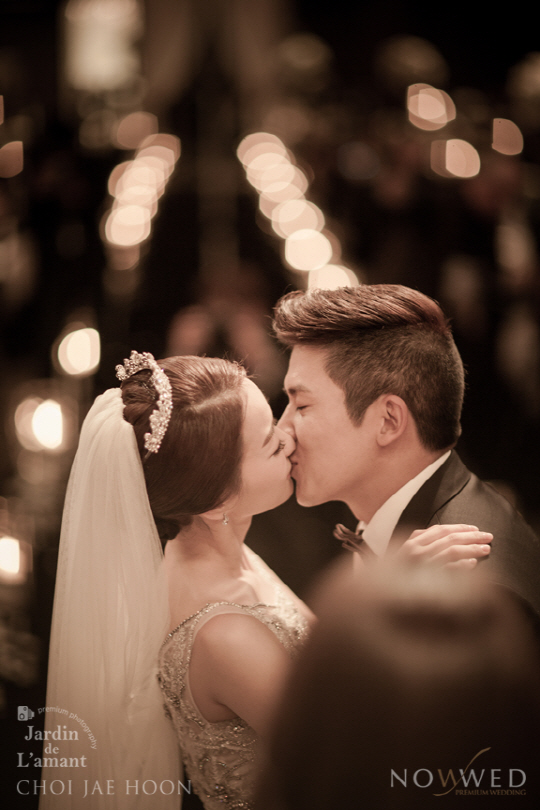 ホン・ギョンミン、結婚式の写真公開