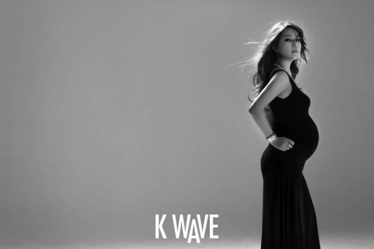 チュ・アミン「K WAVE」臨月グラビア公開