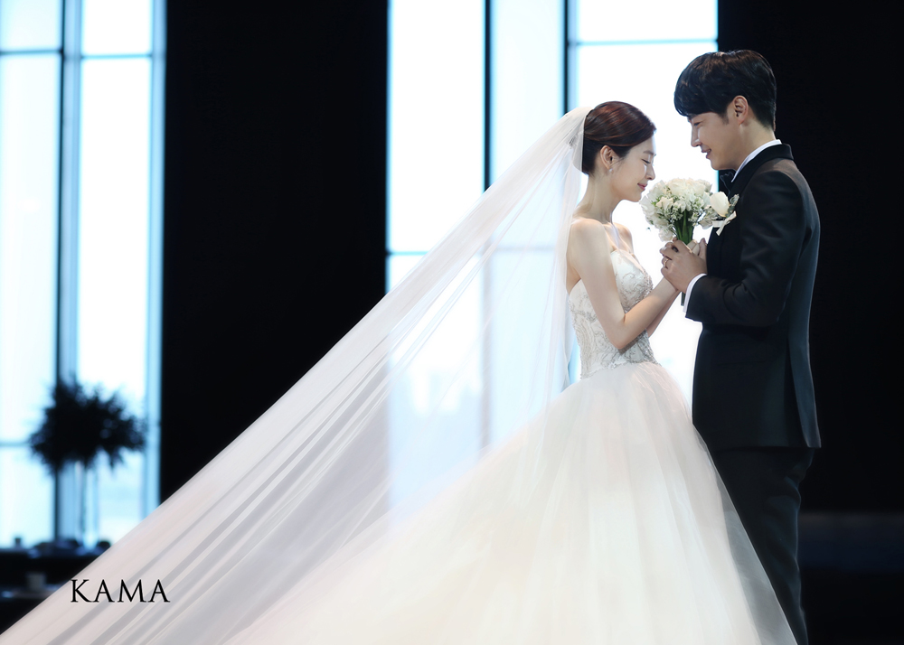 【フォト】ユン・サンヒョン＆Maybee、結婚式の写真公開