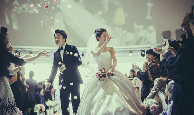【フォト】チョ・ダルファン、結婚式の写真公開