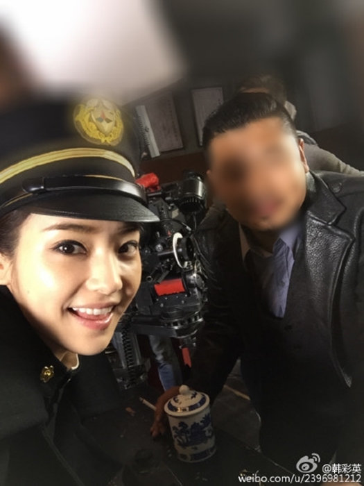 ハン・チェヨン、中国映画の撮影で警察官姿に