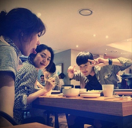 SE7EN、オク・ジュヒョン＆チョ・ジョンウンとの食事写真公開