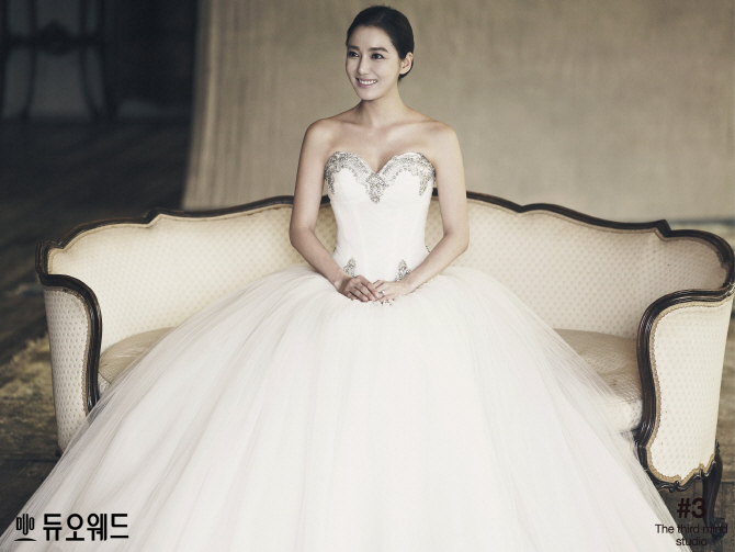 イ・ソヨン、ウエディング写真公開