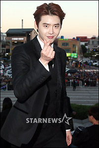 【フォト】りりしいイ・ジョンソク=コリア・ドラマ・アワード