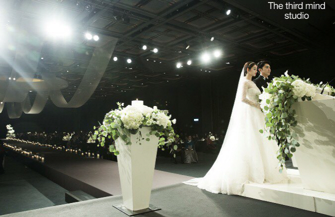ハン・グル、結婚式の写真公開