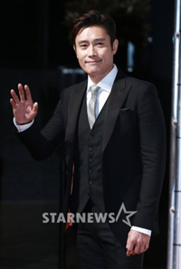 イ・ビョンホン、韓国人俳優初の米アカデミー賞招待