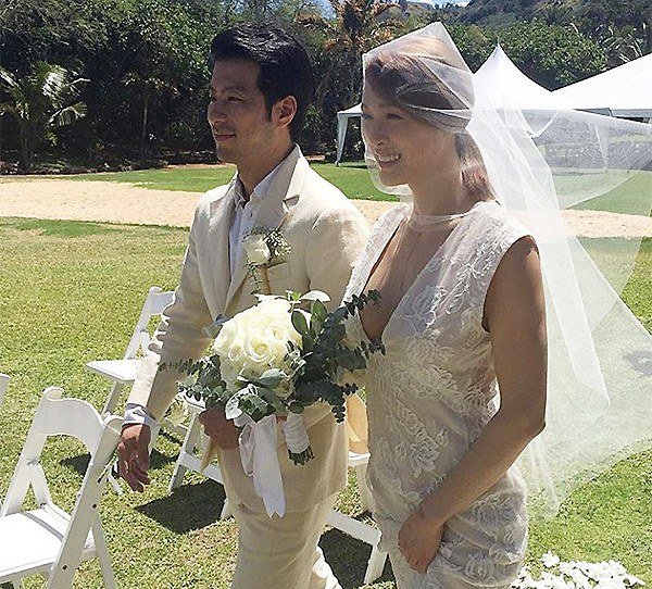 元AFカヒ、ハワイ結婚式写真公開