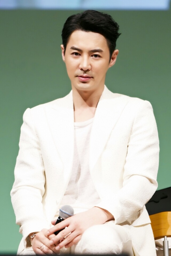 SHINHWAチョンジン、4年ぶりの日本ファンミ大盛況