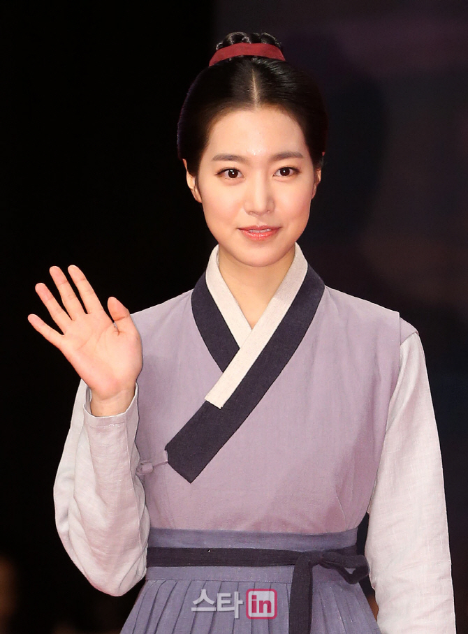 『獄中花』主演のチン・セヨンが語った思い